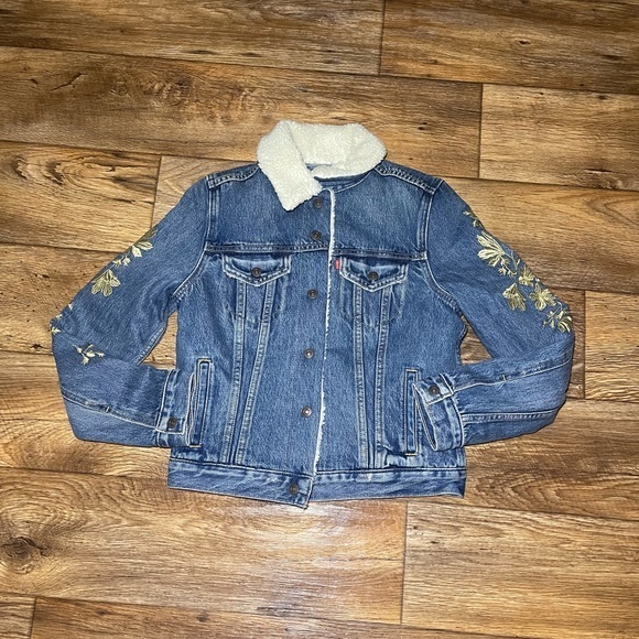LEVI’S Denim Sherpa Ex-Boyfriend Jacket Embroidered Gold Floral Extra Small NEW - Picture 5 of 8